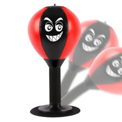 Punching ball enfant rouge et noir avec relief de deux têtes