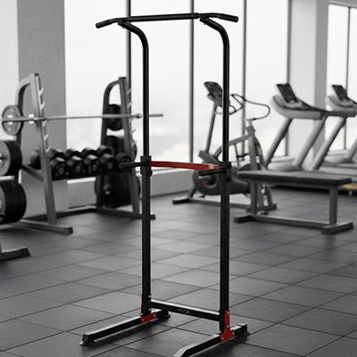 barre de traction station dans un gymnase