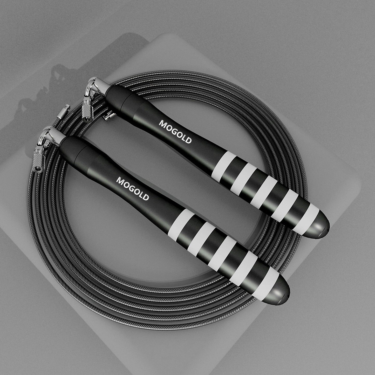 corde a sauter crossfit noir mogold inscrite sur la poignee