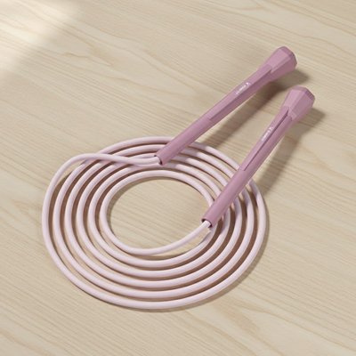 corde a sauter simple couleur taro violet sur le sol