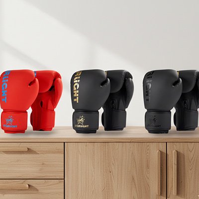 Gant de boxe sur un bureau 3 couleurs différentes
