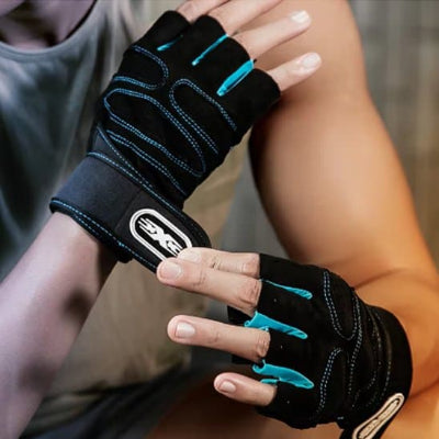 Gant musculation noir bleu clair sportif ajuste la sangle du poignet
