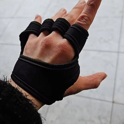 Gant musculation noir sans doigts vu de dessus