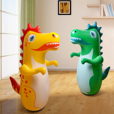 Sac de boxe dinosaure un vert un jaune au salon