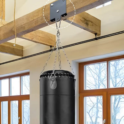 support sac de frappe dans une piece intérieure 