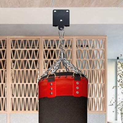 support sac de frappe plusieurs chaînes métalliques reliées à mousqueton 